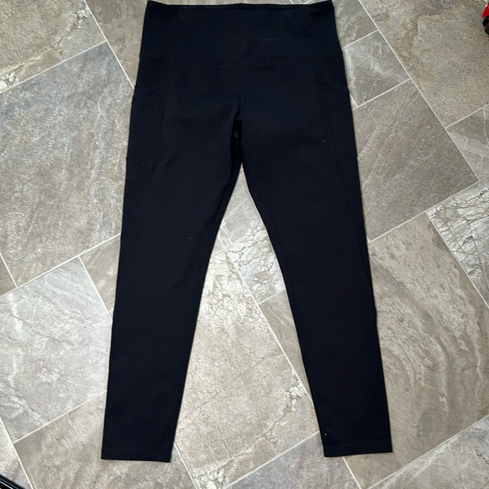 TUFF athletics size XL leggings black 86% nylon 14% spandex